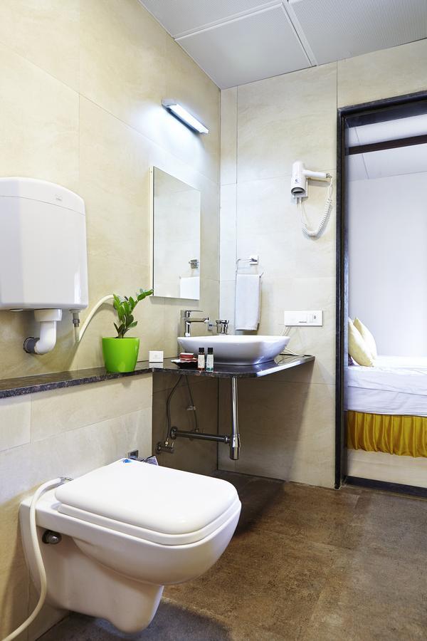 Savana Lake Resort Nashik Exterior photo
